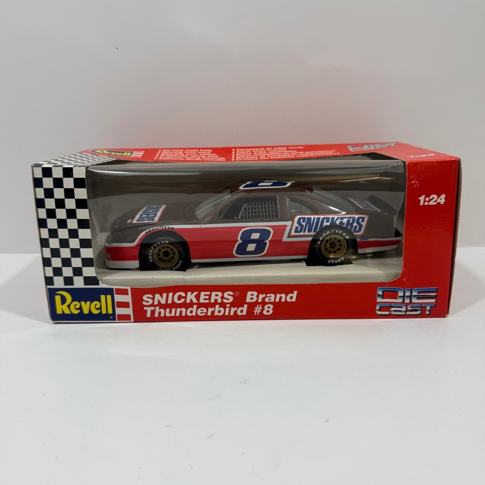 Revell Diecast Car Unisex 1:24 Brown Snickers Thunderbird #8 8752